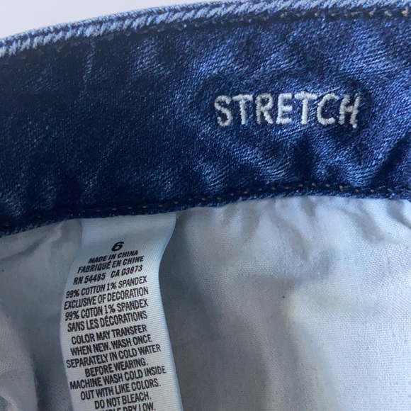 American Eagle Stretch Flower Cheeky Shorts Size 6 - Picture 3 of 4